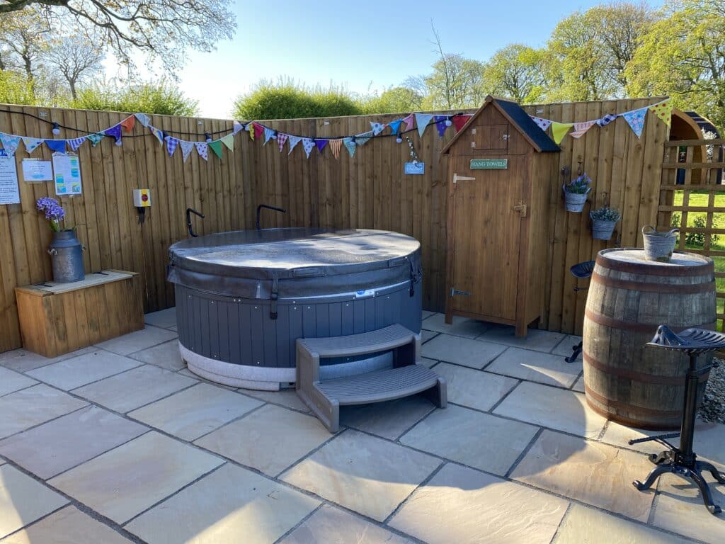 Why hot tubs are the best choice for UK homeowners over swimming pools? 1 High-Quality Hot Tubs