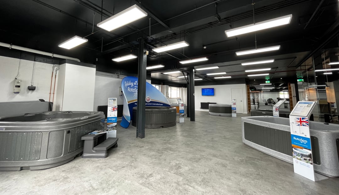 Why visit a hot tub showroom before buying? 1 image 1