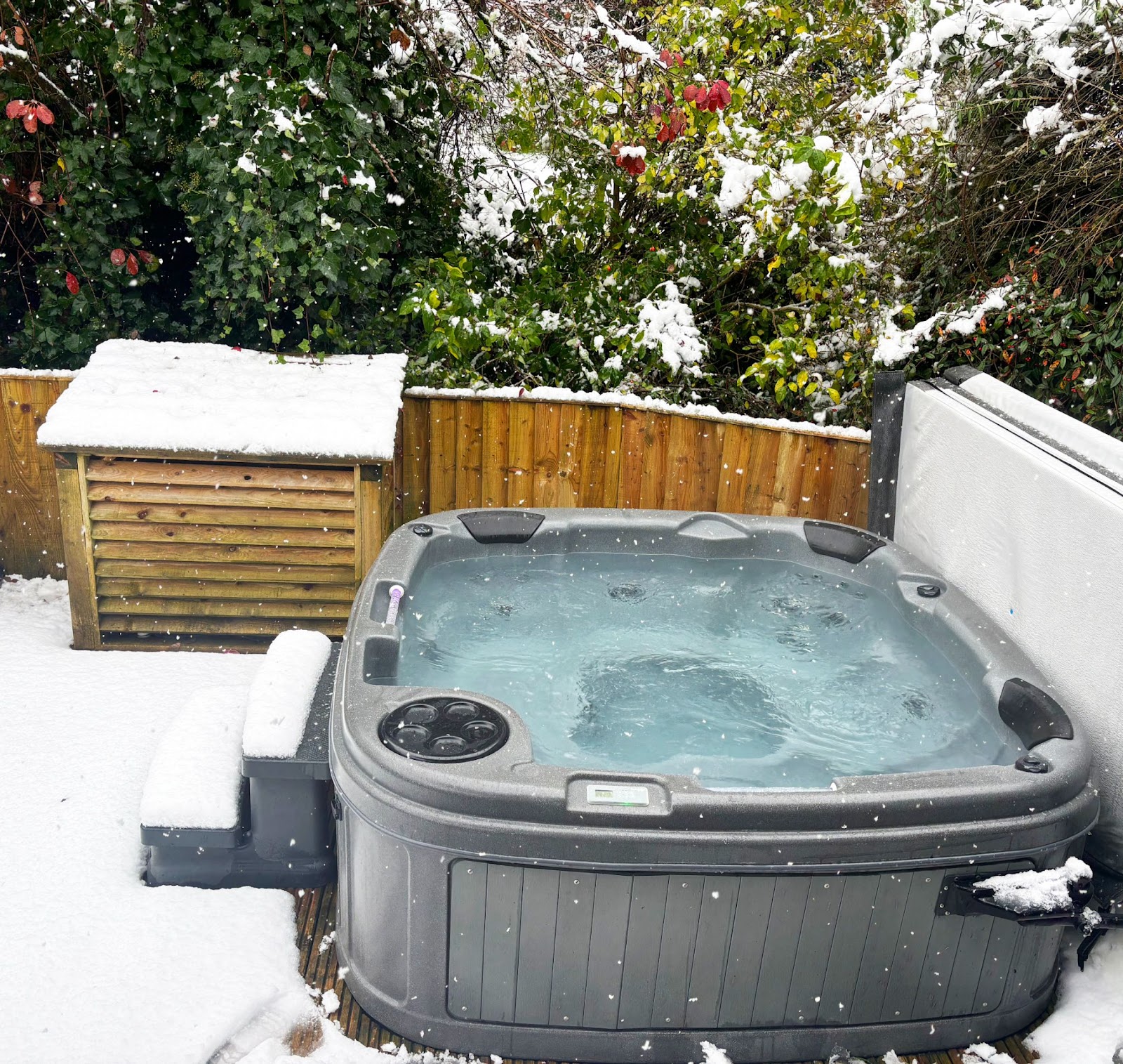 Can you drain your hot tub in the winter? Here's how to do it 1 AD 4nXcm7Y7r2lOCDb9BehoXrGDh6 WUkiTTQT2ThFYzT4epXHwZDw6qkd8oH9Pb0XGmktCGrCUUT20wP XRYVV oXpT3h7cNOWyaW2S8VfUgNIje0sRF0M8jBOlE4mIrP4lrNuLBk5rIw