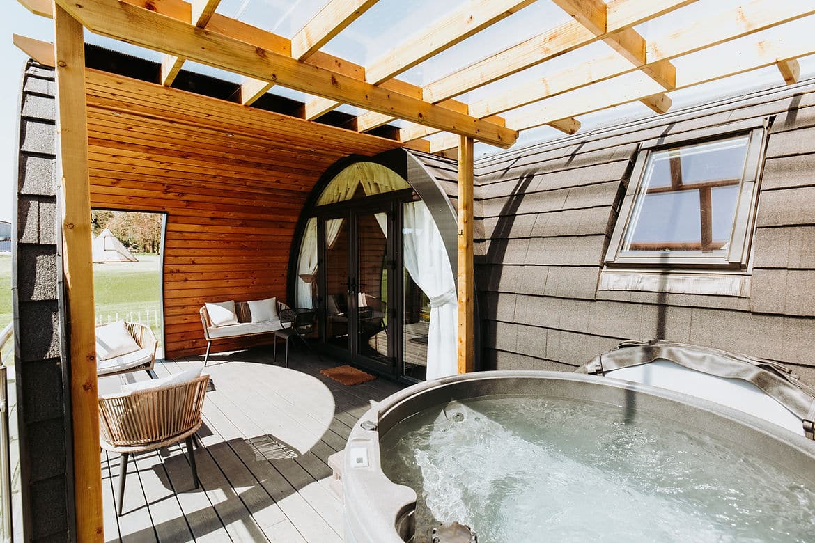 How to design the perfect hot tub experience for bank holiday 1