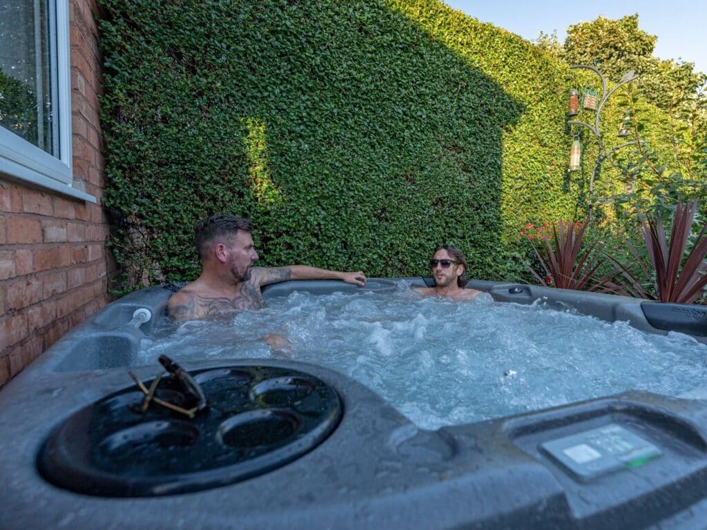 5 hot tub garden ideas that make your outdoor space feel private 1 image 3